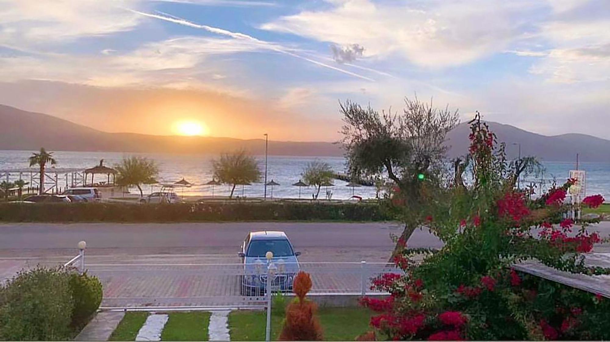 Nili Hotel Vlorë Eksteriør billede