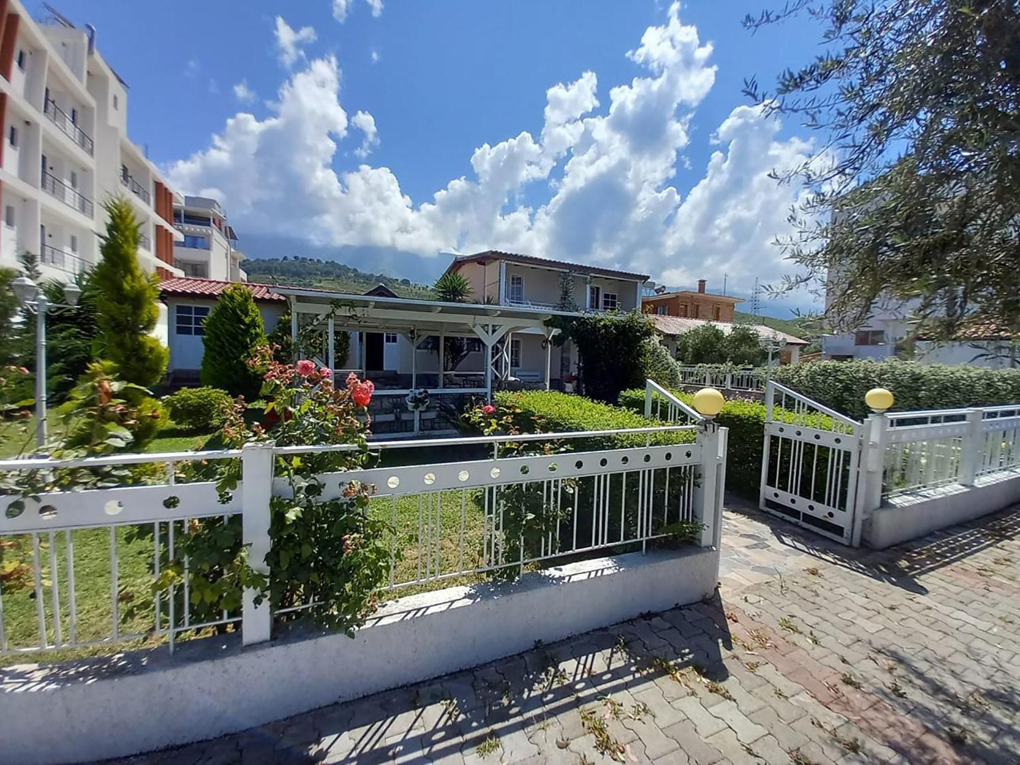 Nili Hotel Vlorë Eksteriør billede