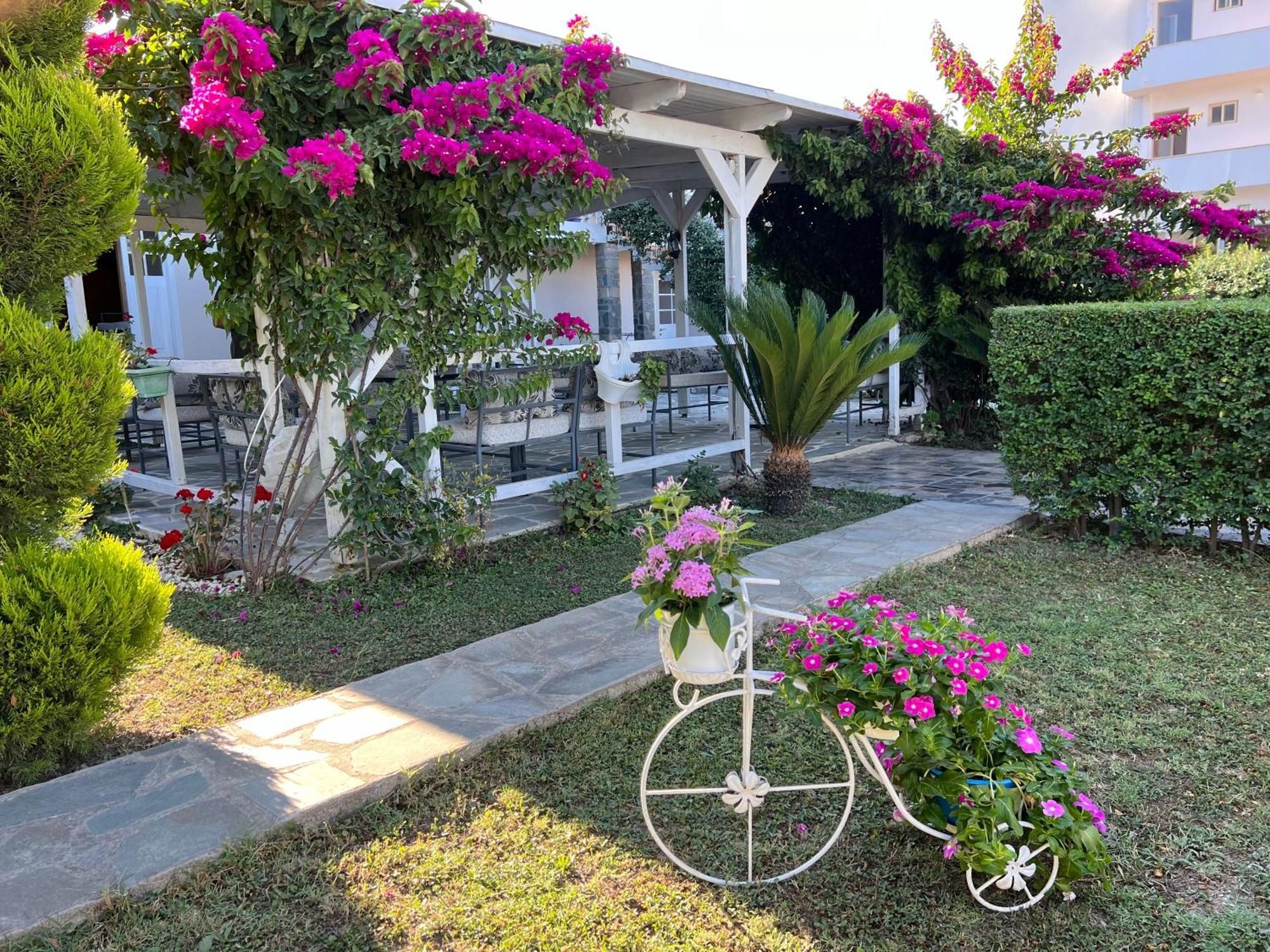 Nili Hotel Vlorë Eksteriør billede