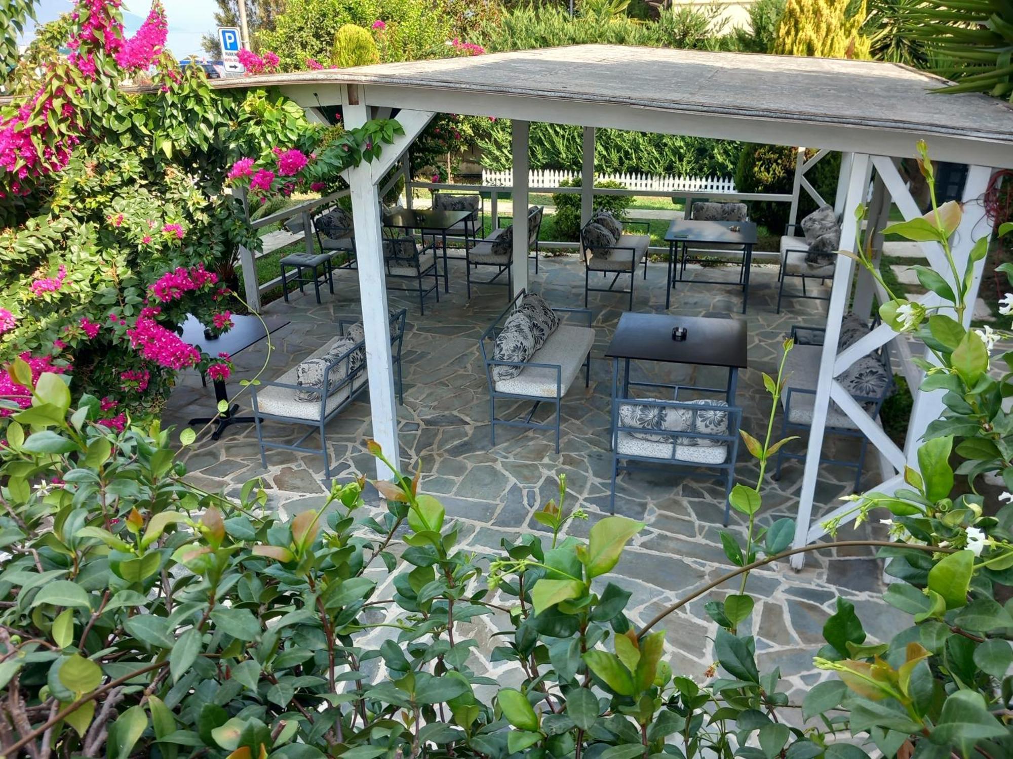 Nili Hotel Vlorë Eksteriør billede