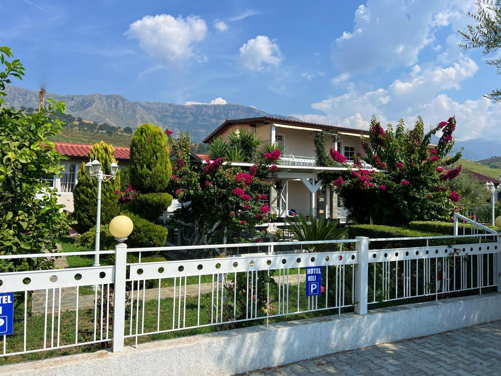 Nili Hotel Vlorë Eksteriør billede