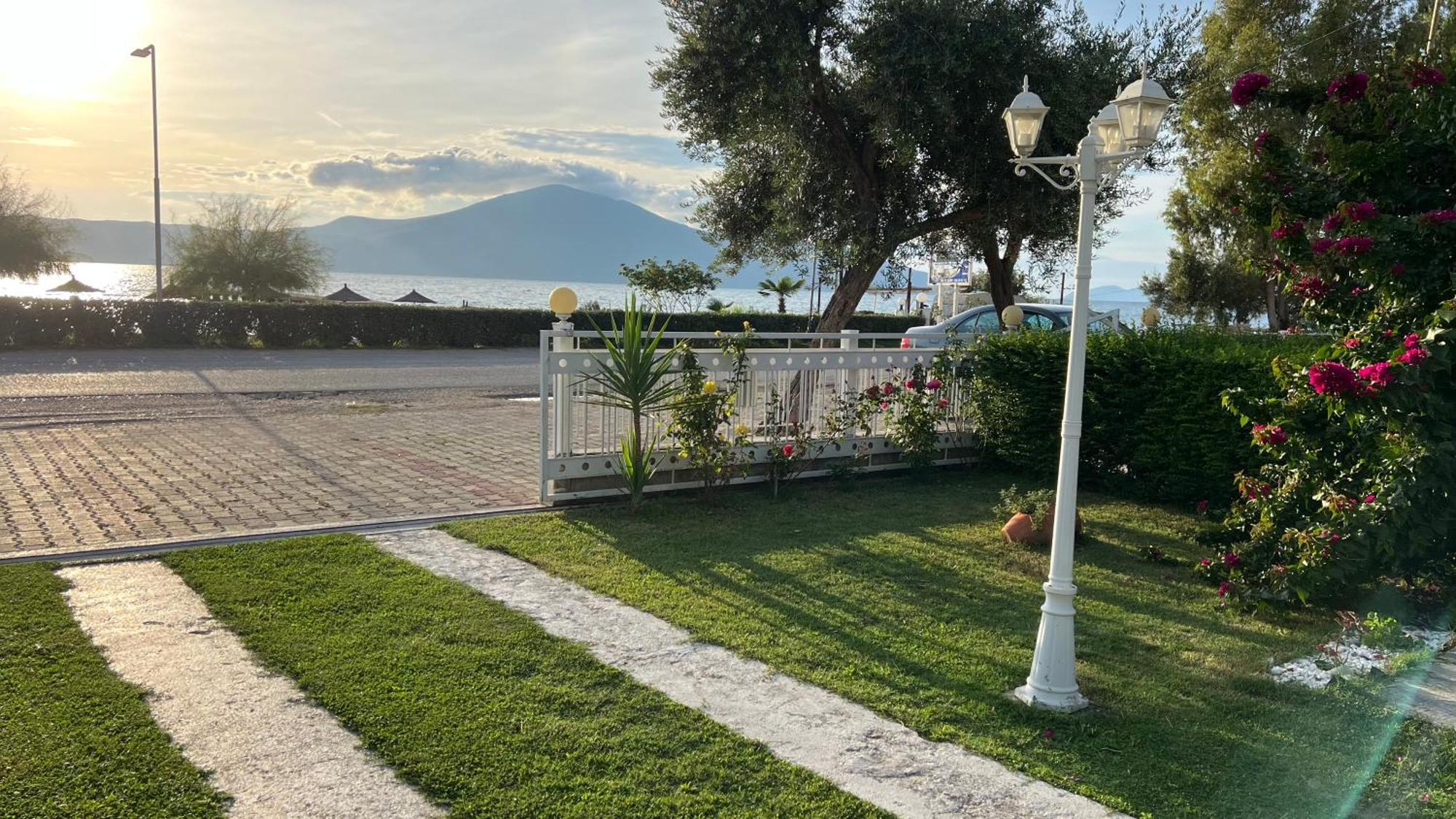 Nili Hotel Vlorë Eksteriør billede