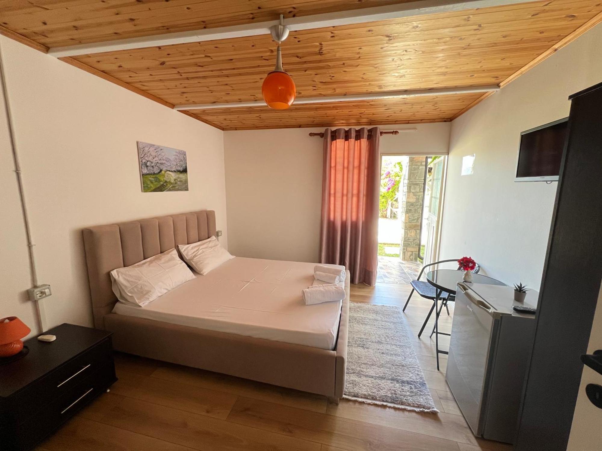 Nili Hotel Vlorë Eksteriør billede